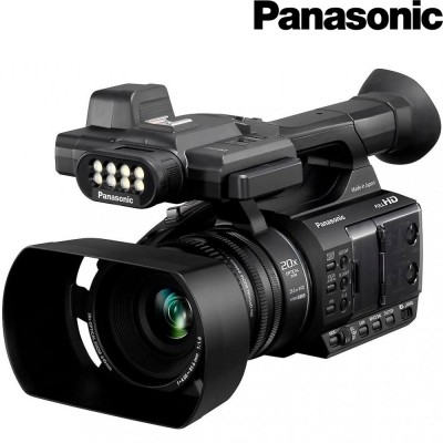 Panasonic AG-AC30 Handheld camcorder with LED torch